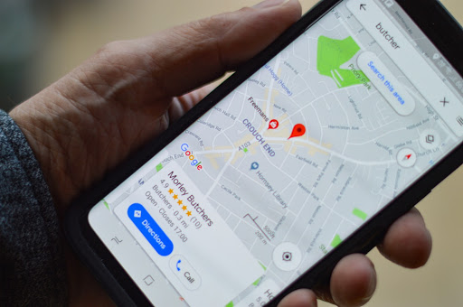 Google Maps, le nouveau terrain de jeu des arnaqueurs