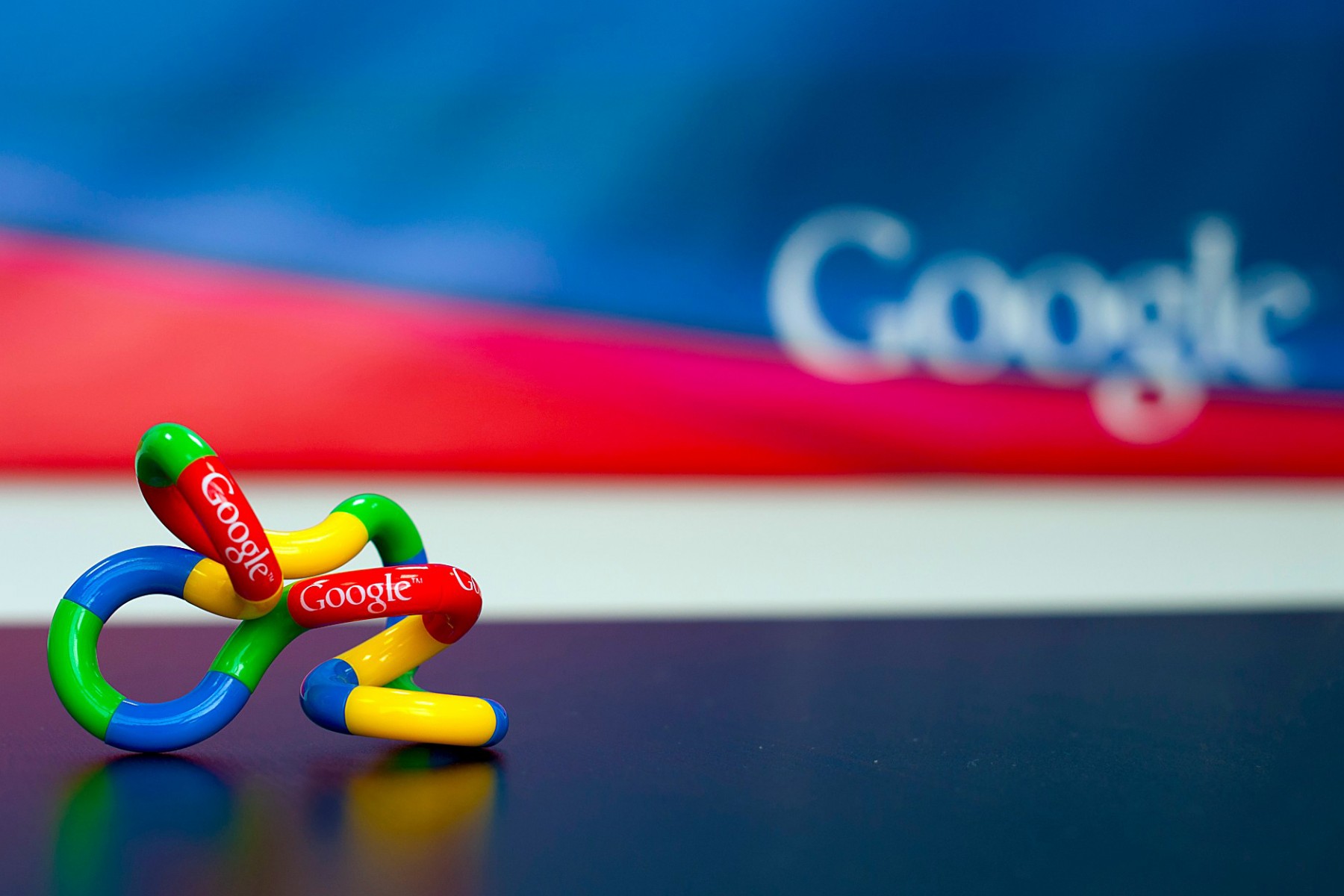 Google + pour votre entreprise et travaille la présence sur les réseaux sociaux